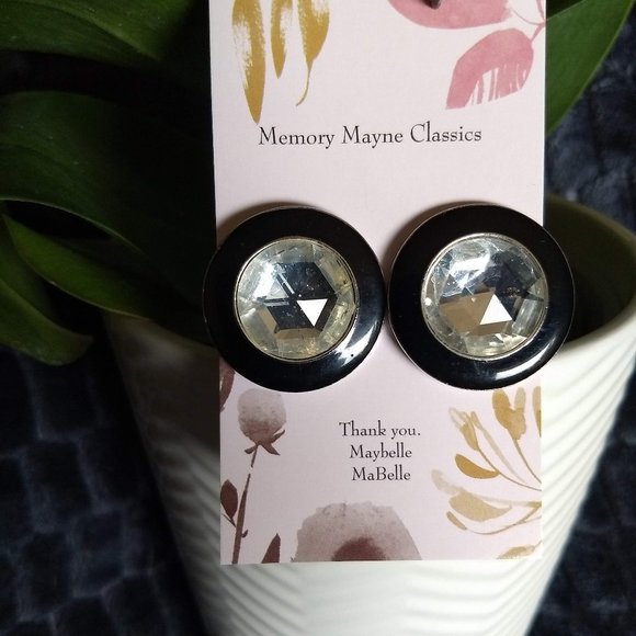 3/$25 vintage 80s 3D 'crystal' black enamel round earrings - Picture 1 of 3